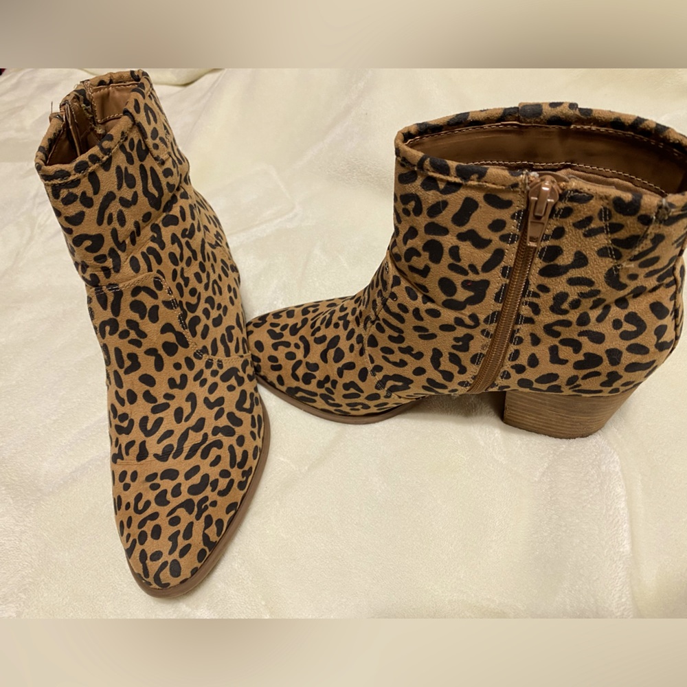 Carlos by Carlos Santana Leopard Booties